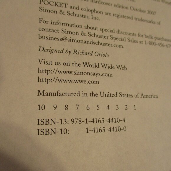 WWE 2007 Dave Batista Medium Black White Graphic WWF Wrestling Book - Picture 4 of 8